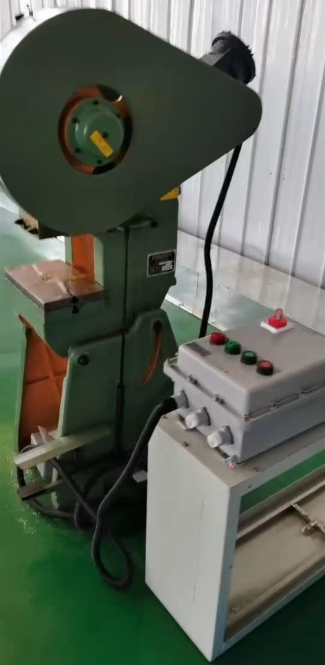 防爆(bào)壓力機(jī)